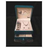 Small l e i jewelry box with cute watch necklace