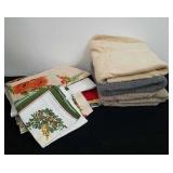 Miscellaneous Linens and bath towels