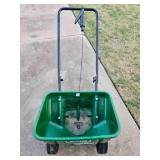 yard fertilizer spreader