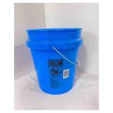 Clean Blue 5 Gallon Bucket w/Metal Handle