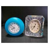 2 Small desktop clocks