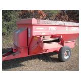 Gehl Model 7190 Feeder Wagon