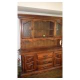 VINTAGE BROYHILL CHINA CABINET / BUFFET **BRING >>