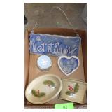 CERAMIC SIGNS, CHRISTMAS SOAP DISH & TOOTHBRUSH>>>