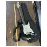 Fender squire strat with case