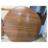 Round folding table