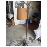 Metal base floor lamp