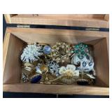 Jewelry box with contents