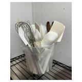 Food Bin w/ LG Qty of Spatula