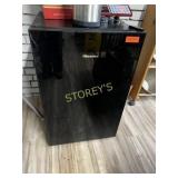 Hisense Black Mini Fridge ~20 x 22 x 32