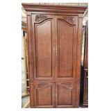 11 - ENTERTAINMENT ARMOIRE