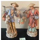 X - LOT OF 2 PORCELAIN FIGURINES (I39)