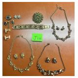 K - MIXED LOT OF COSTUME JEWELRY (J116)