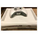 Q - XBOX 360 CONSOLE W/ CONTROLLER (L20)