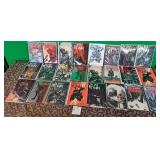 F - MIXED LOT OF COLLECTIBLE COMICS (H5)