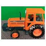 11 0 DIECAST COLLECTIBLE 5IN  TRACTOR(D104)