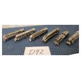 11 - LOT OF 5 MINI TRAIN ENGINES (D92)