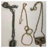 375 - LOT OF 3 NECKLACES (T29)