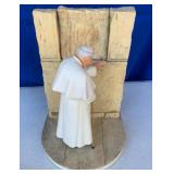 T - PRAYER FOR PEACE PAPAL FIGURE (G272)