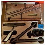 T - VINTAGE TOOL SET (A14)