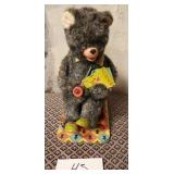 N -VINTAGE BATTERY OPERATED BEAR (H5)