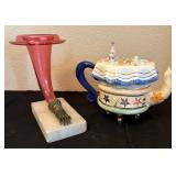 D - VINTAGE VASE & COLLECTIBLE TEAPOT (L308)