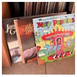 D - LOT OF 70 VINTAGE VINYL RECORDS (K92)