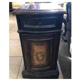 D - VINTAGE SIDE TABLE / CABINET (L151)