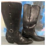 11 - CHARLIE HORSE WOMENS 8.5 LEATHER BOOTS