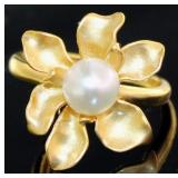 Elegant Pearl Flower Dinner Ring