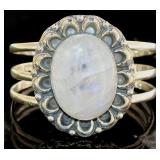 Quality 25.50 ct Natural Moonstone Cuff Bracelet