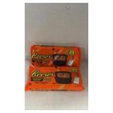 2 packages Reeses half pound cups, 453 g BB 10