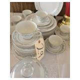 Rose China Japan (8 place setting) *7 cups