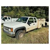 2000 Chevrolet K2500 club cab pickup VIN 1GCGK29RXYF427880