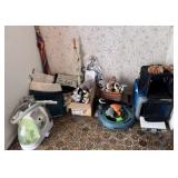 GROUP LOT OF ASSORTED PET CARE ITEMS & TOYS: