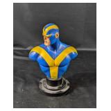 (1) Superhero Bust Figurine