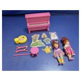 (13) Dollhouse Furniture, Dolls, & Accessories Set