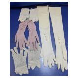 (4) Vintage-Style Glove Set