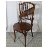 (1) Vintage Wooden "Welcome" Bentwood Chair