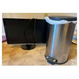 B1- COMPUTER MONITOR & TRASH CAN