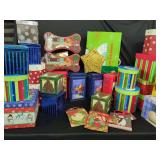 25T - GIFT BAGS AND BOXES