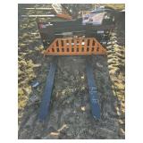 L7 - PALLET FORK HYDRAULIC ADJUSTABLE