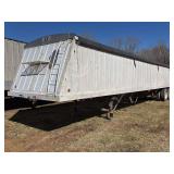 L11- 2009 FARM MASTER HOPPER BOTTOM TRAILER (HAS TITLE)