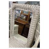 W - WHITE WICKER MIRROR