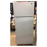 GE White Refrigerator MFA