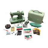 Vtg Singer Sewing Machine + Accessories