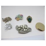 VINTAGE BROOCHES