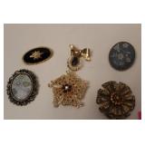 VINTAGE BROOCHES