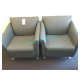 2X, GREEN LOUNGE CHAIRS