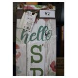 3 reversible decorative signs